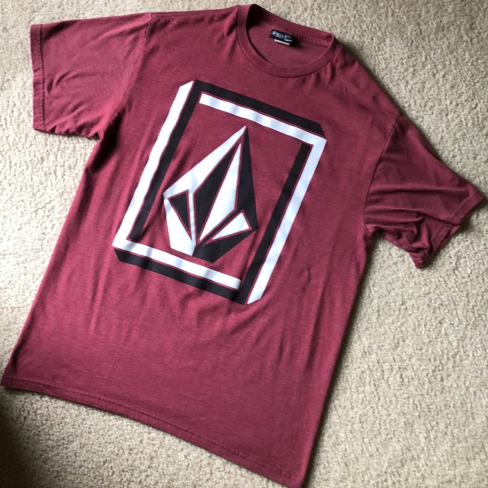 Volcom Men’s Medium burgundy t-shirt